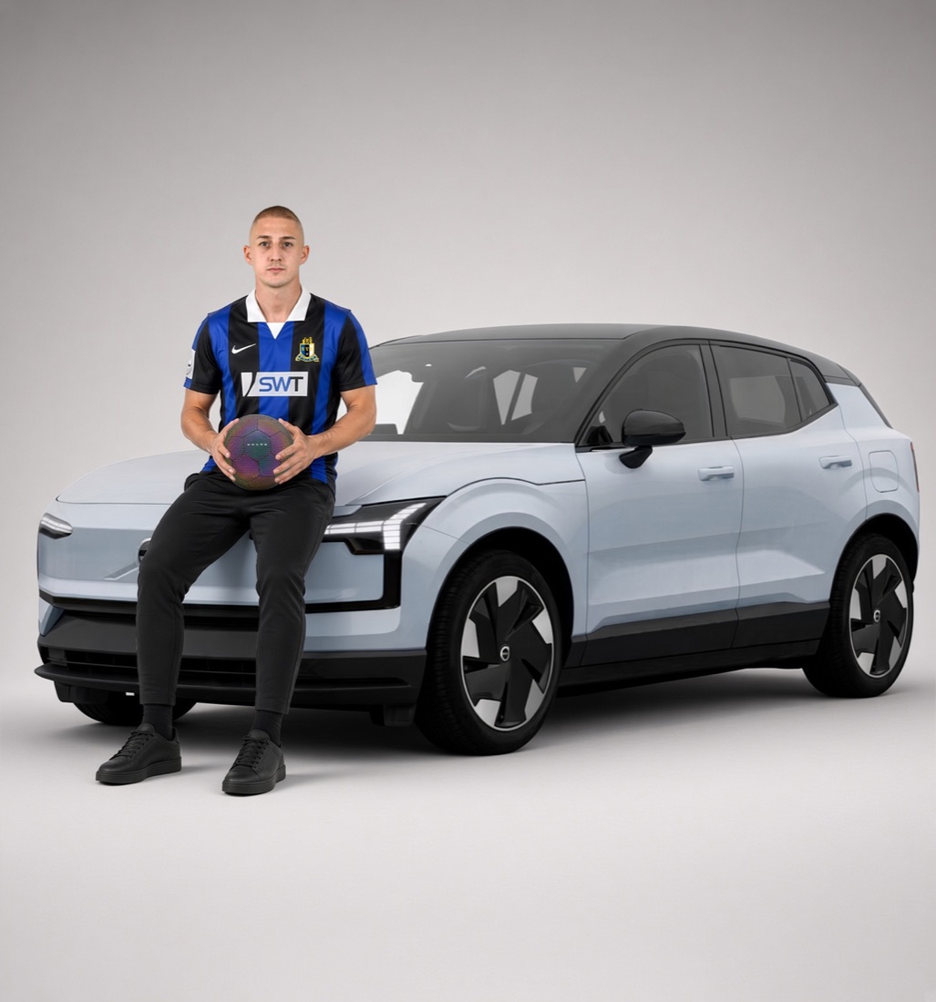 Volvo EX30 mit Eintracht-Trier-Spieler